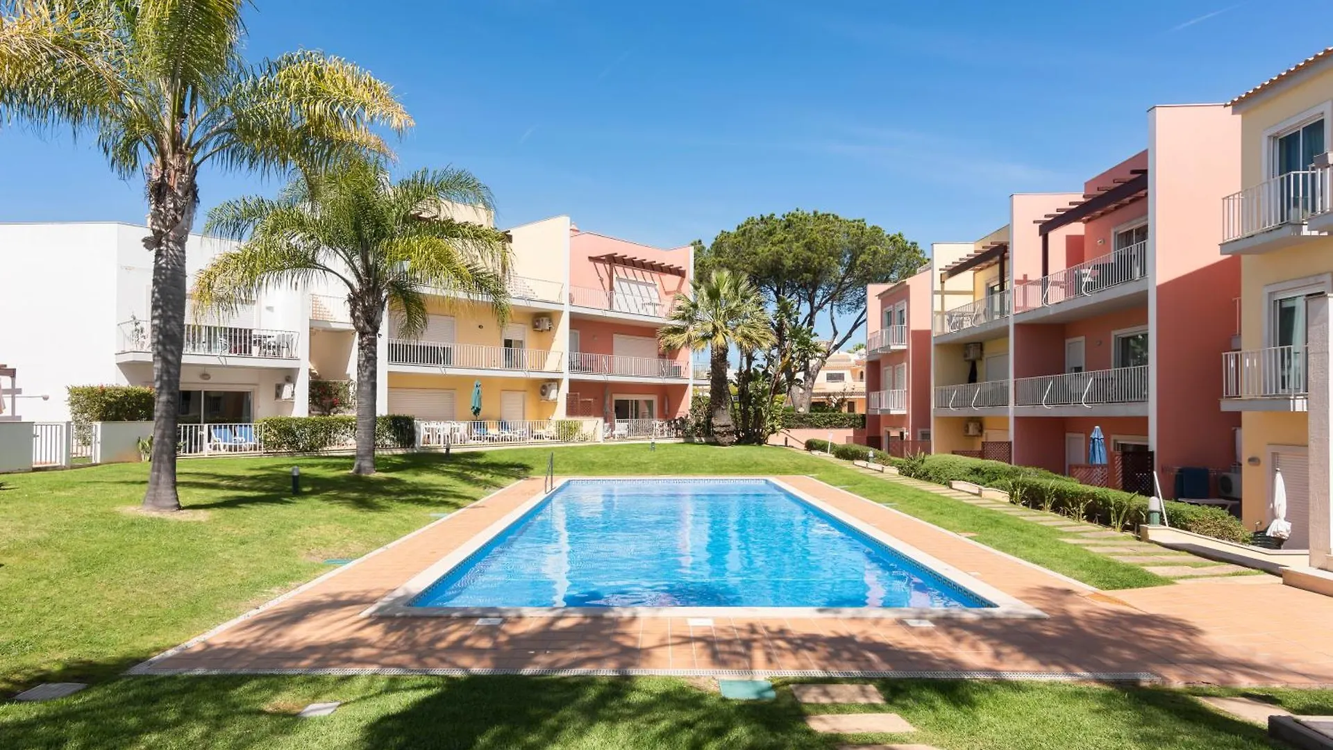 Old Village & Prestige Vilamoura 3*,